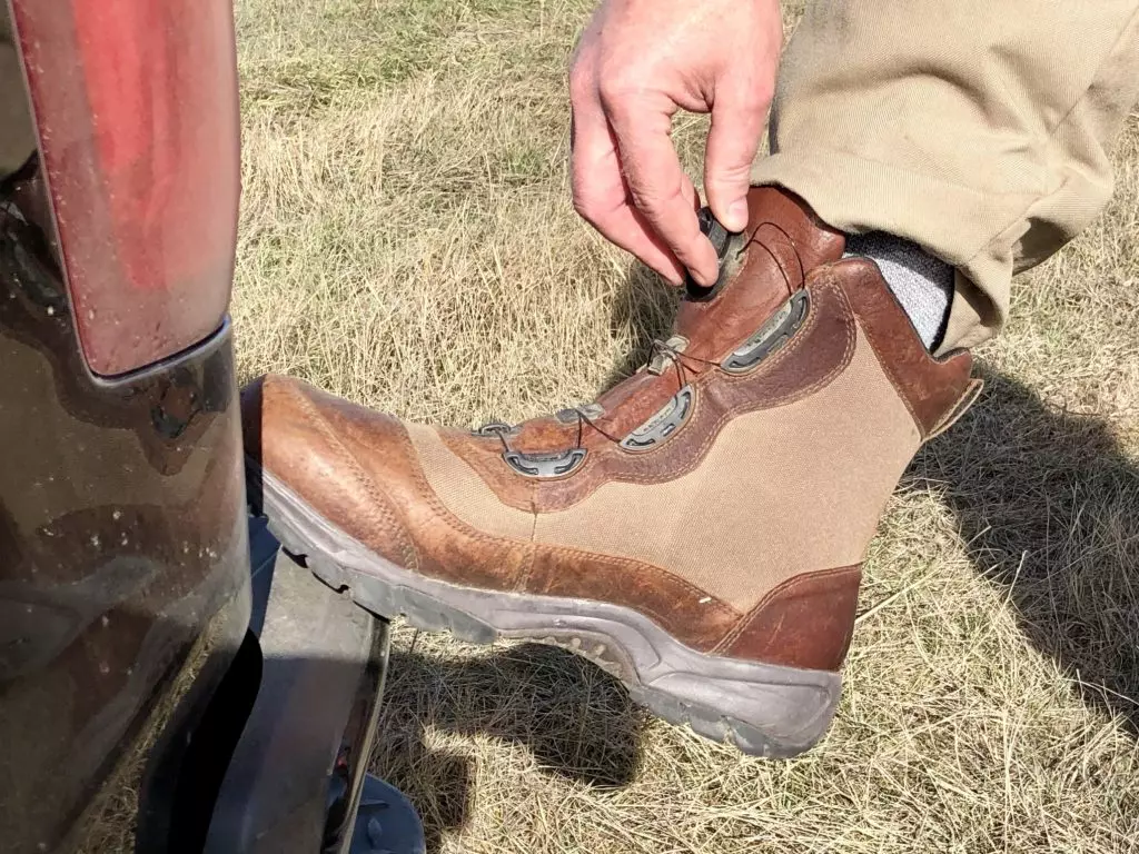 Adjusting the fit on LL Bean Kangaroo Upland Boots with Boa Fit System. Adjusting the fit on LL Bean Kangaroo Upland Boots with Boa Fit System.